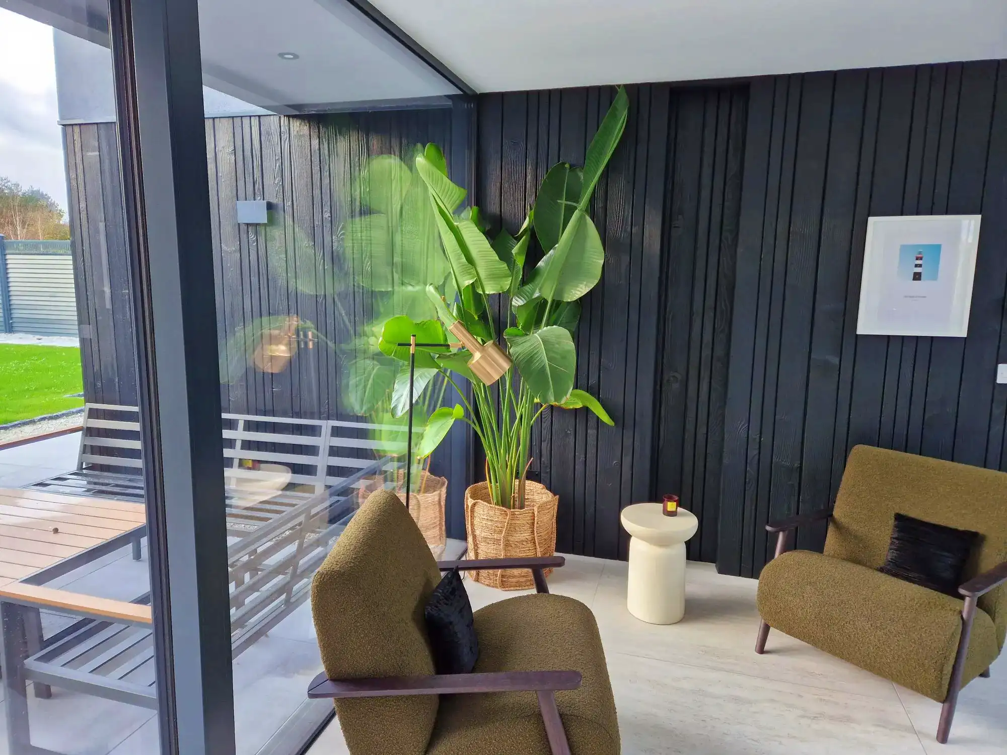 Douglas fir Yakisugi cladding Cork close-up